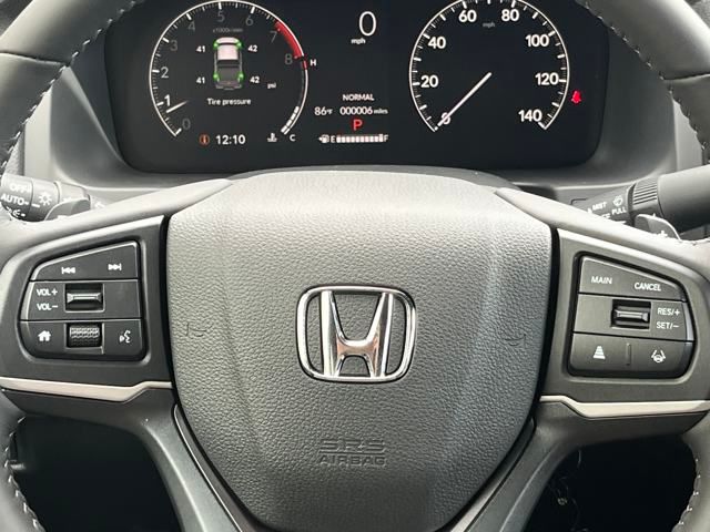 Vehicle image 24 of 35