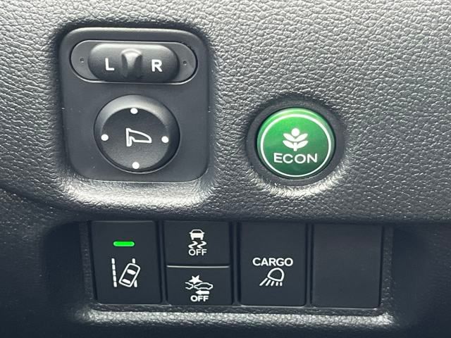 Vehicle image 22 of 35