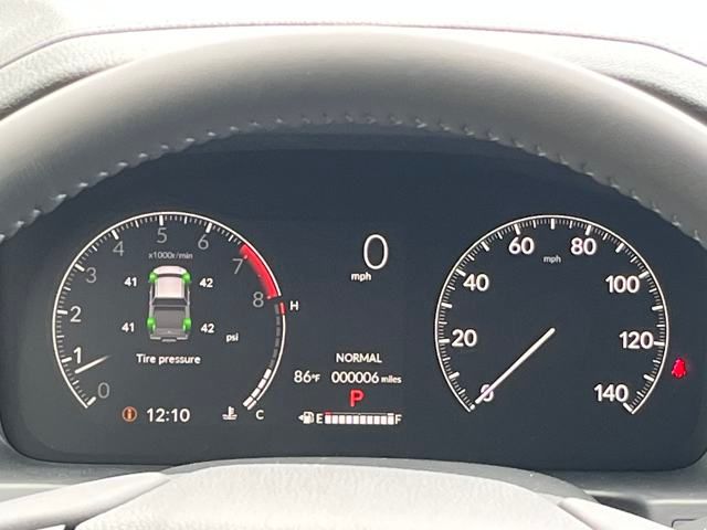 Vehicle image 25 of 35