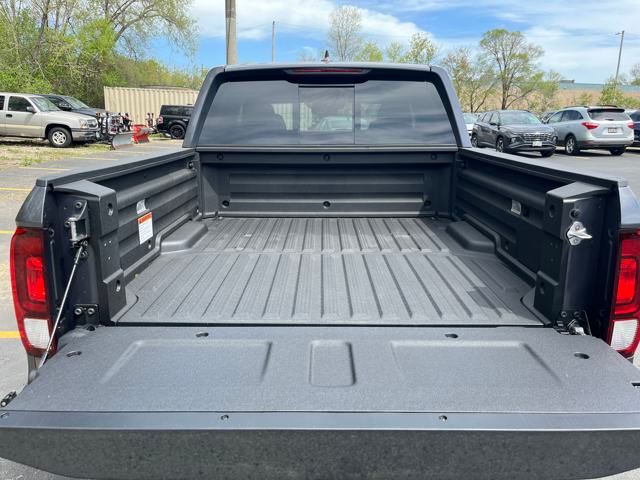 Vehicle image 32 of 35