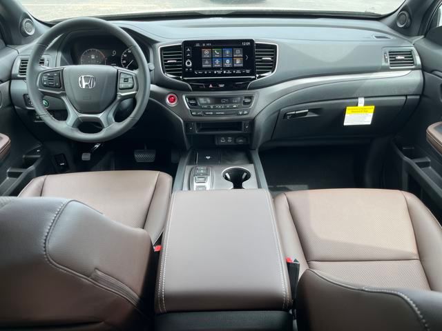 Vehicle image 19 of 35