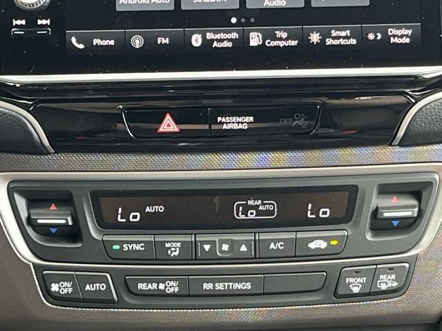 Vehicle image 27 of 35