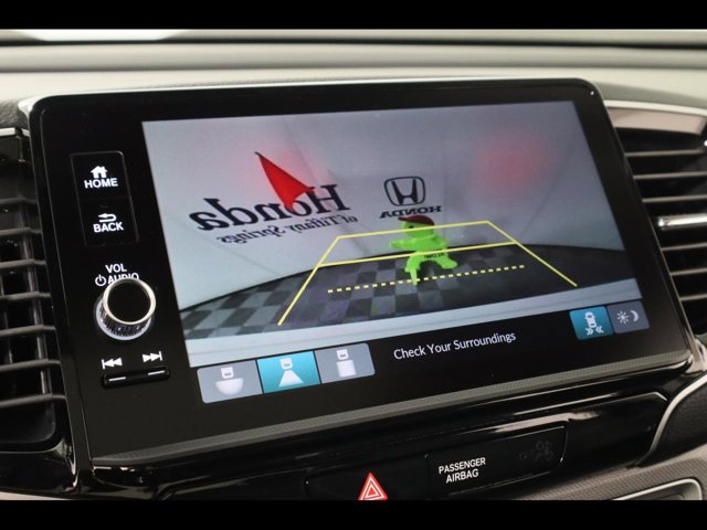 Vehicle image 14 of 24