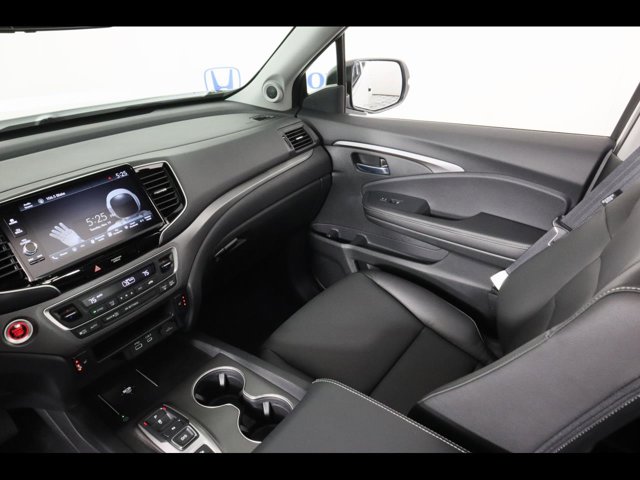 Vehicle image 16 of 24