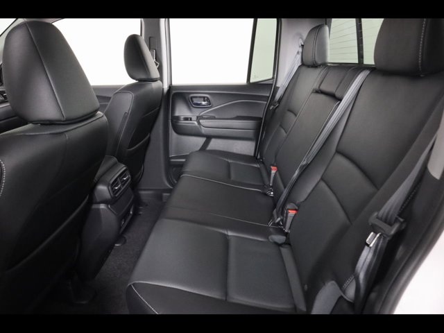 Vehicle image 17 of 24