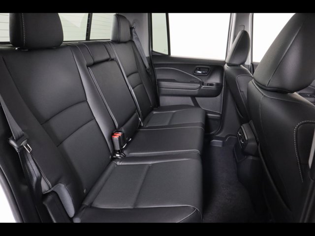 Vehicle image 20 of 24
