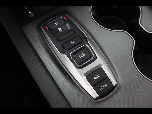 Vehicle image 15 of 24