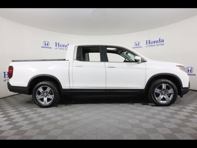Vehicle image 4 of 24