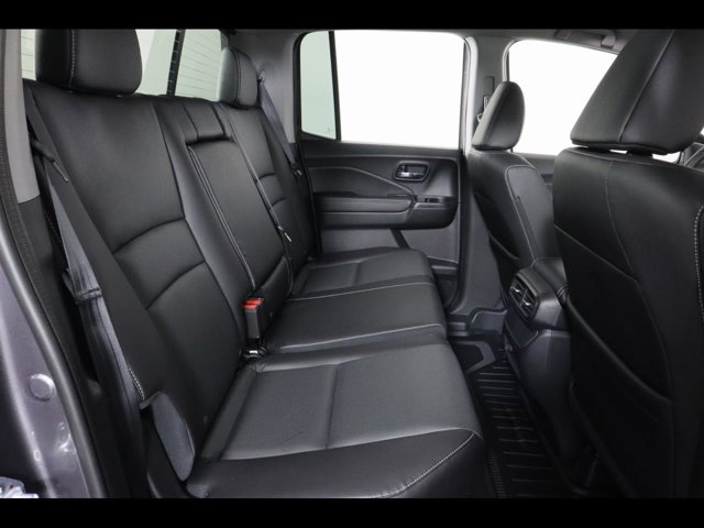 Vehicle image 20 of 24