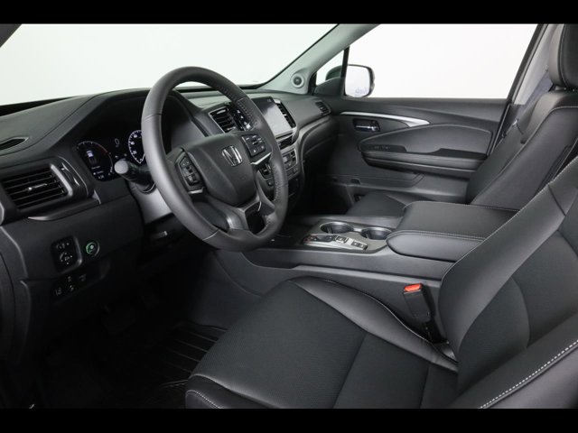 Vehicle image 10 of 24