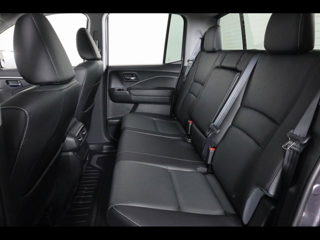 Vehicle image 17 of 24