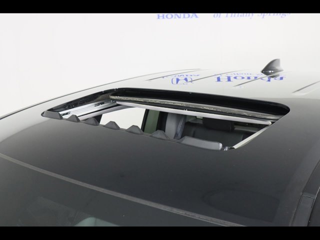 Vehicle image 9 of 24