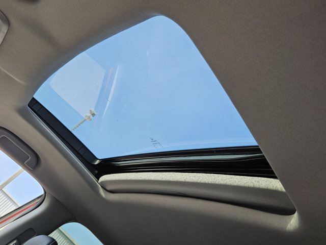 Vehicle image 28 of 39