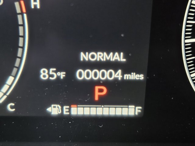 Vehicle image 32 of 39