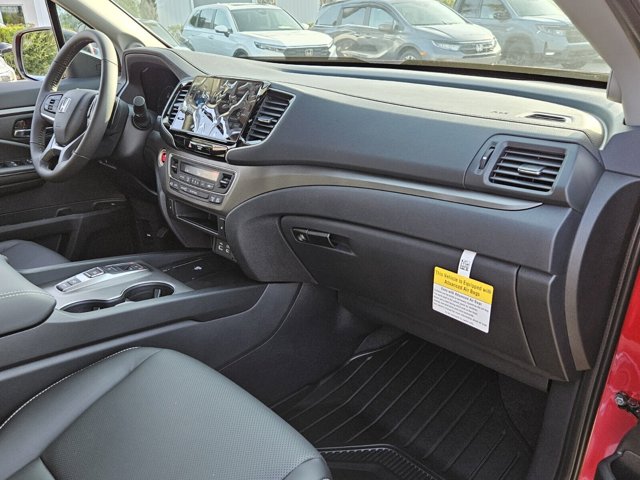 Vehicle image 21 of 39