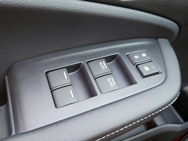 Vehicle image 36 of 39