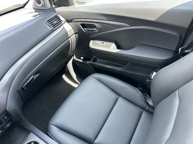 Vehicle image 26 of 35