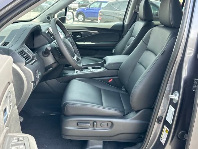 Vehicle image 9 of 35