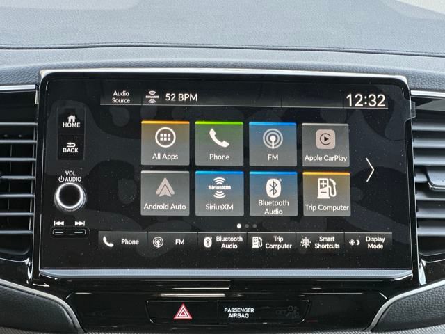 Vehicle image 21 of 35