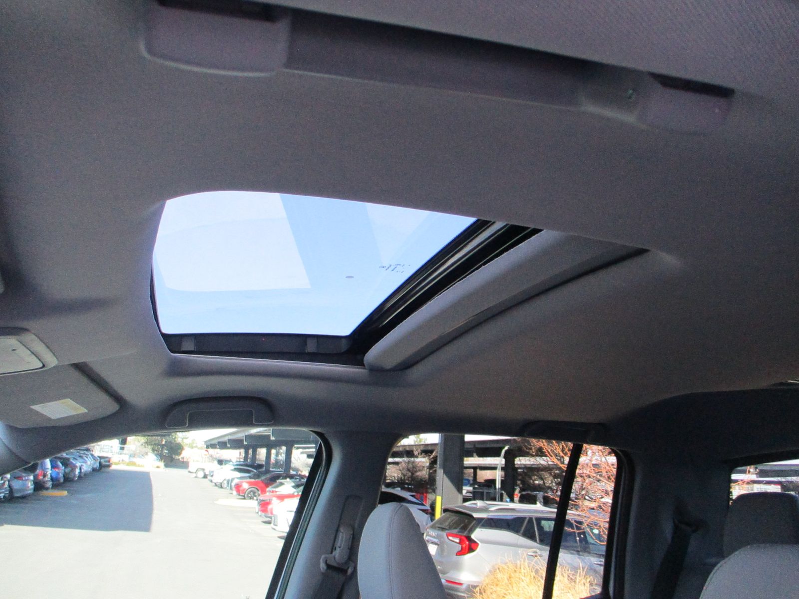 Vehicle image 23 of 37