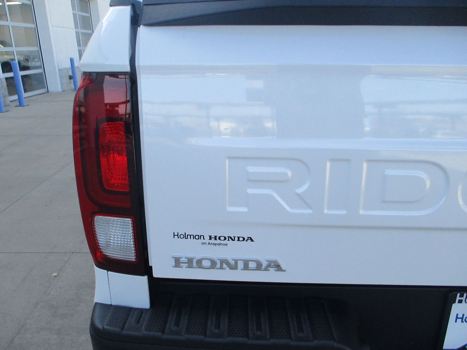 Vehicle image 36 of 37