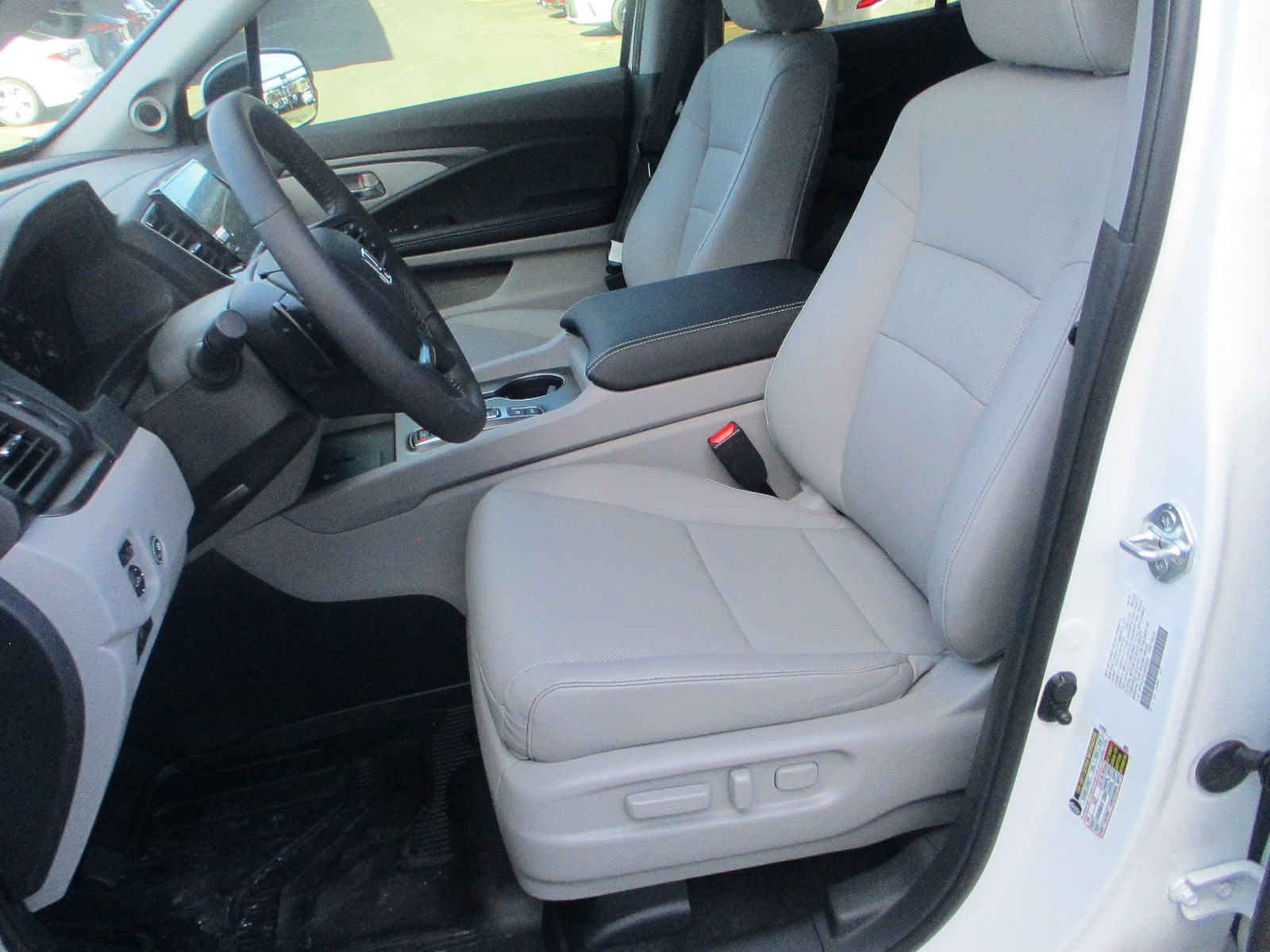 Vehicle image 10 of 37