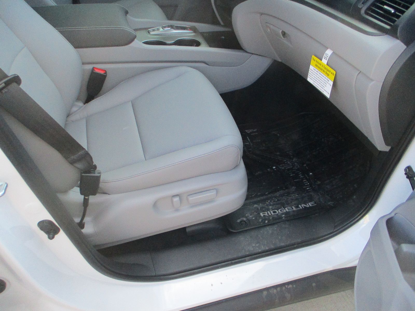 Vehicle image 31 of 37