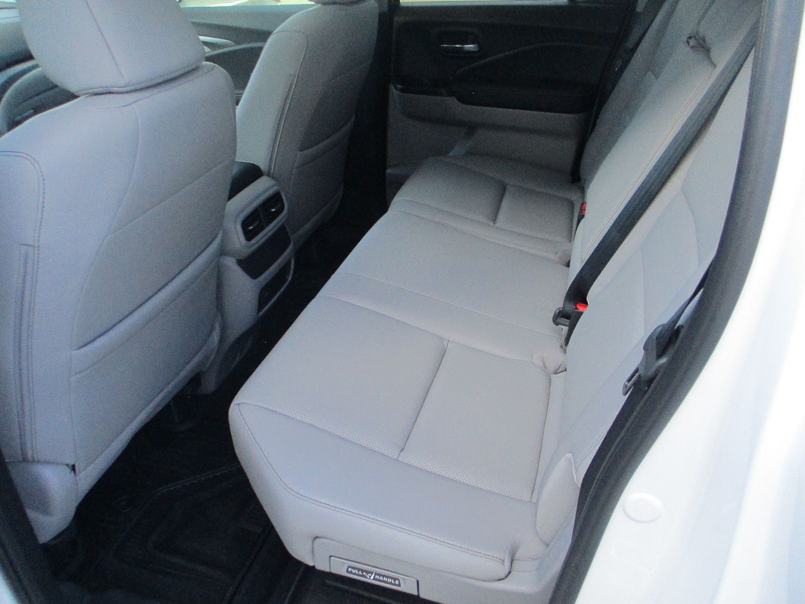 Vehicle image 26 of 37