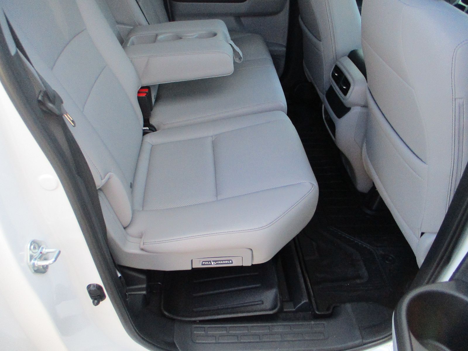 Vehicle image 29 of 37