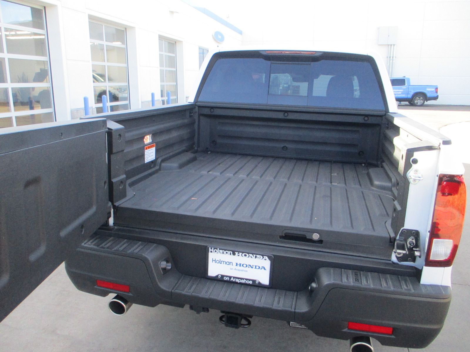 Vehicle image 34 of 37