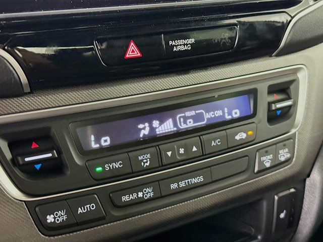 Vehicle image 17 of 35