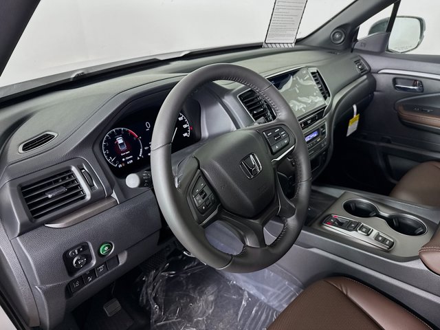 Vehicle image 10 of 35