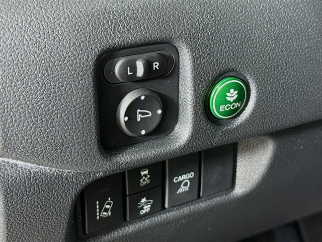 Vehicle image 11 of 35