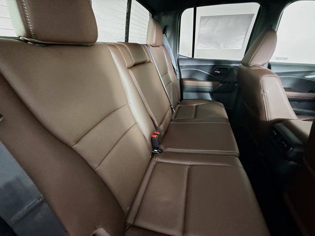 Vehicle image 31 of 35
