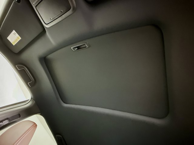 Vehicle image 26 of 35