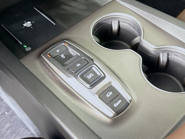 Vehicle image 19 of 35