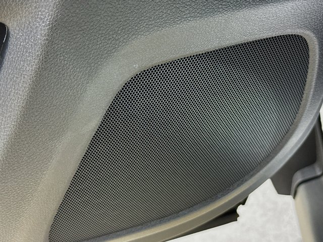 Vehicle image 21 of 35