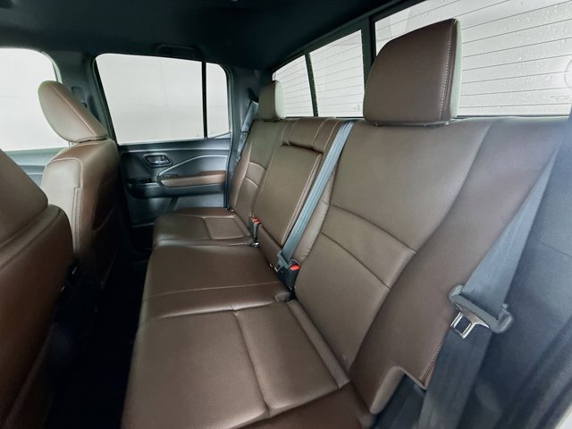 Vehicle image 29 of 35