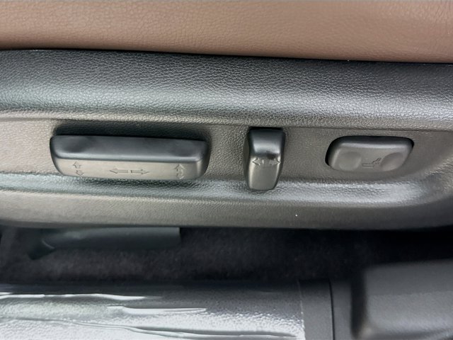 Vehicle image 22 of 35