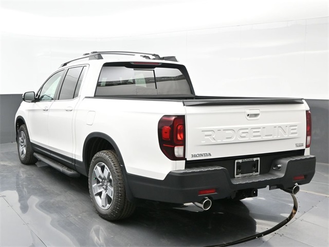 Vehicle image 23 of 34