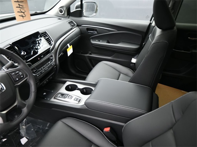 Vehicle image 32 of 34
