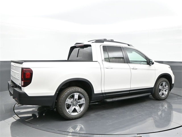 Vehicle image 13 of 34
