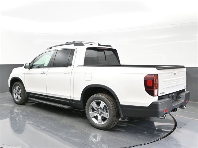 Vehicle image 19 of 34