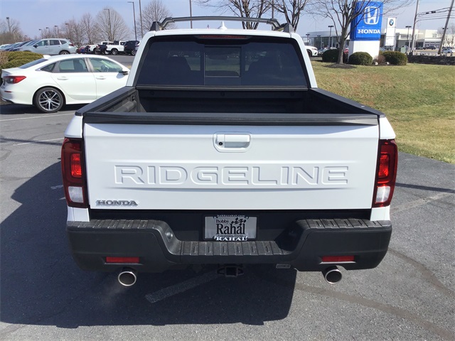Vehicle image 7 of 33