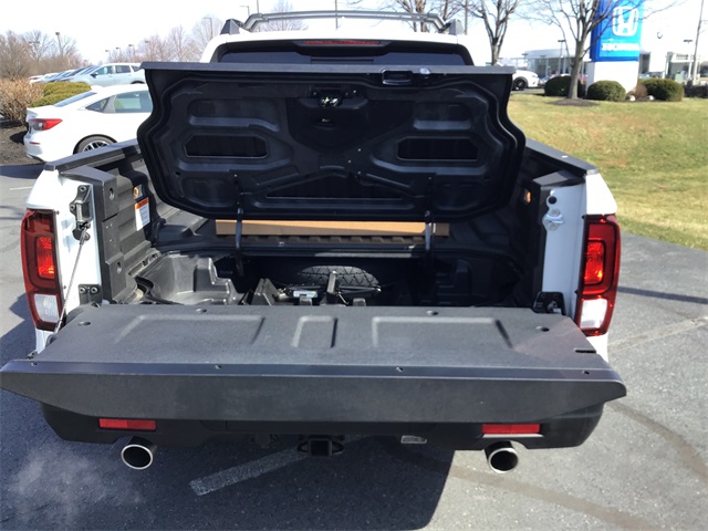 Vehicle image 11 of 33
