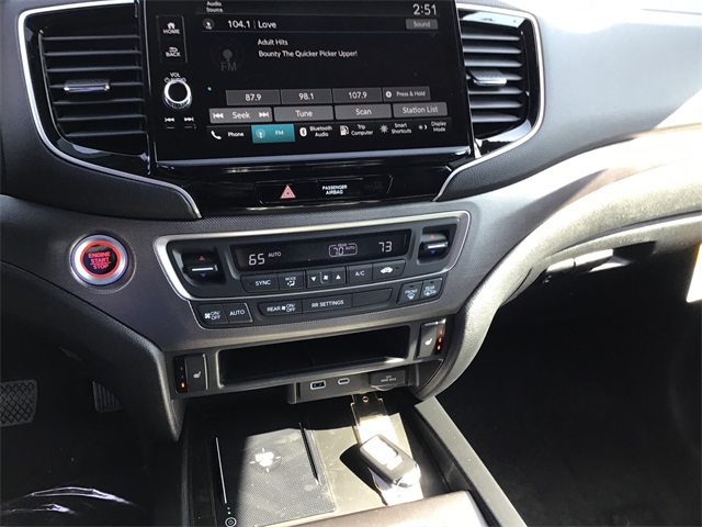 Vehicle image 24 of 33