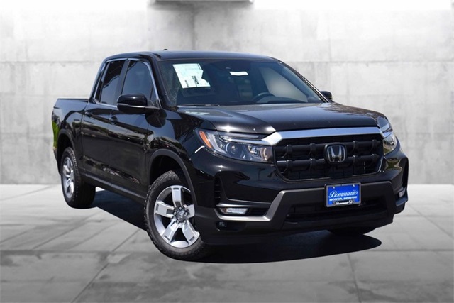 Vehicle image 3 of 28