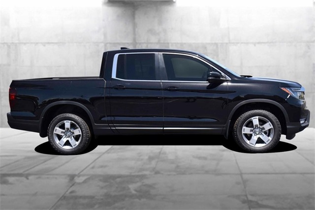 Vehicle image 4 of 28