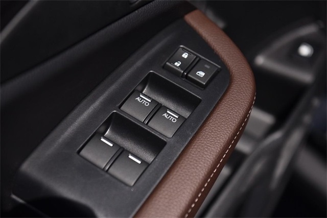 Vehicle image 8 of 28