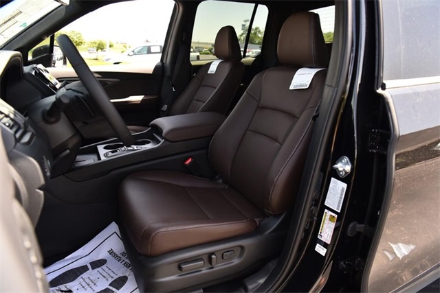 Vehicle image 23 of 28